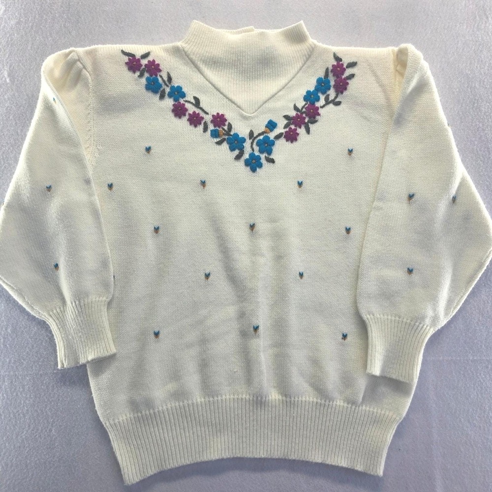 Curiosity's Cat White Floral Embroidered Mock Neck Sweater Plus Size 22W